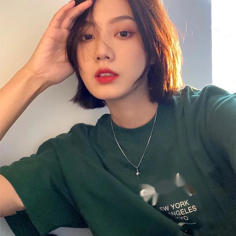 Small Hook Joint Name Short Sleeve Wang Yibo Net Red T-shirt for Men and Women, White (quality version)
Small Hook Joint Name Short Sleeve Wang Yibo Net Red T-shirt for Men and Women, White (quality version)