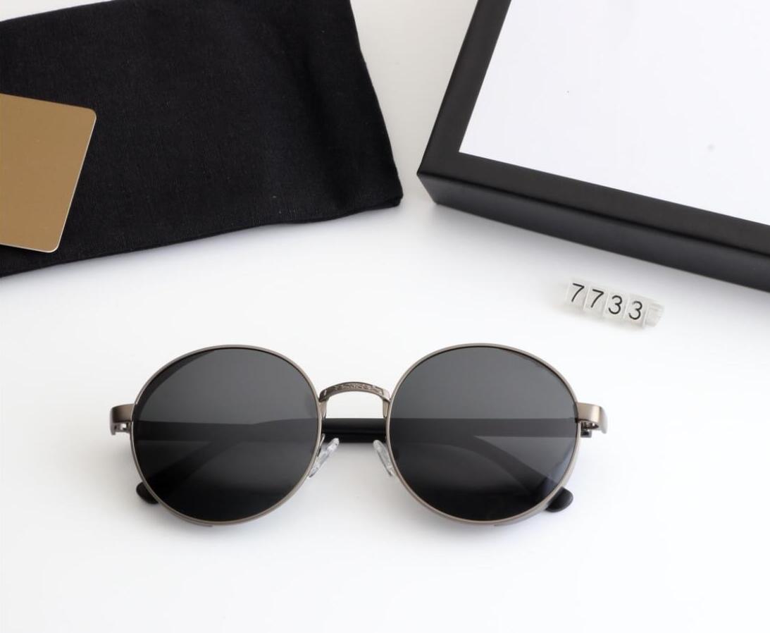 2022Designer Sunglasses Men Women Eyeglasses Outdoor Shades PC Frame Fashion Classic Lady Sun glasses Mirrors for, White;black
2022Designer Sunglasses Men Women Eyeglasses Outdoor Shades PC Frame Fashion Classic Lady Sun glasses Mirrors for, White;black
