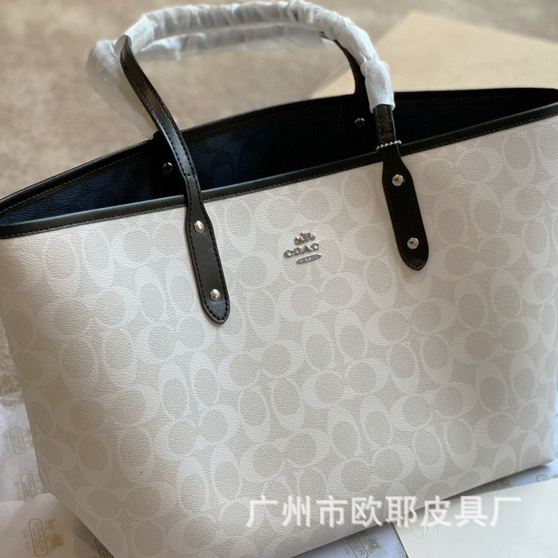 2021 new family c classic child mother double-sided shopping bag Mommy Bag portable commute Tote Shoulder BagJJQZ
2021 new family c classic child mother double-sided shopping bag Mommy Bag portable commute Tote Shoulder BagJJQZ