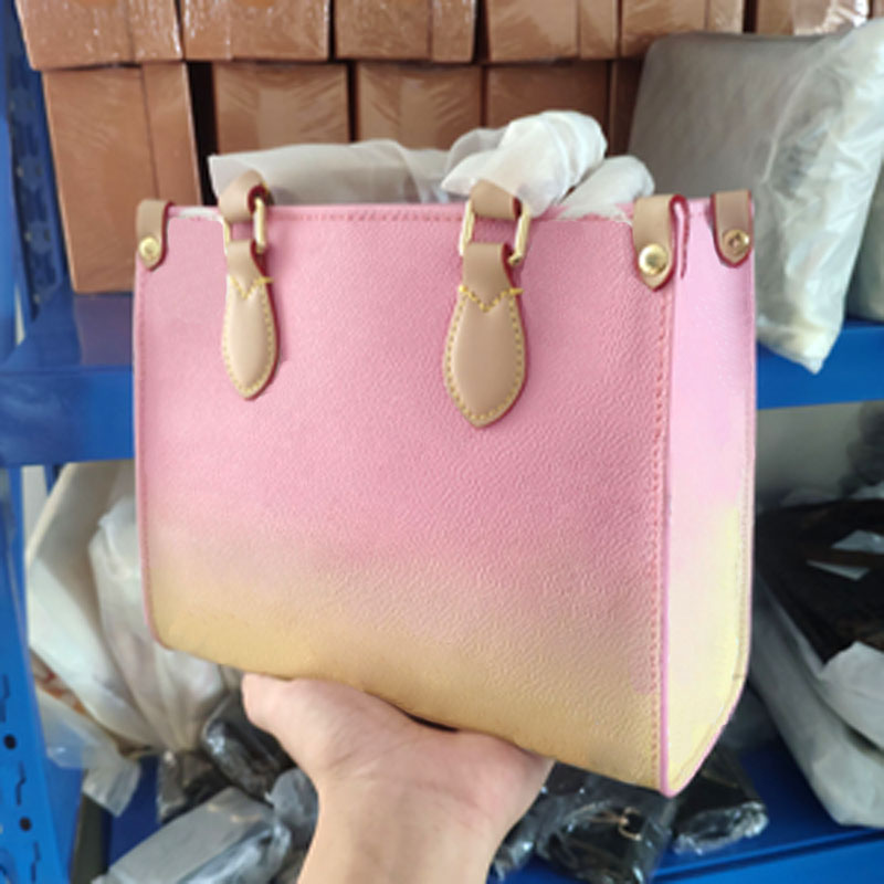 TOP ONTHEGO bags Luxurys Designers Tote handbags Purses High Quality Ladies Crossbody Bag, 32cm
TOP ONTHEGO bags Luxurys Designers Tote handbags Purses High Quality Ladies Crossbody Bag, 32cm
