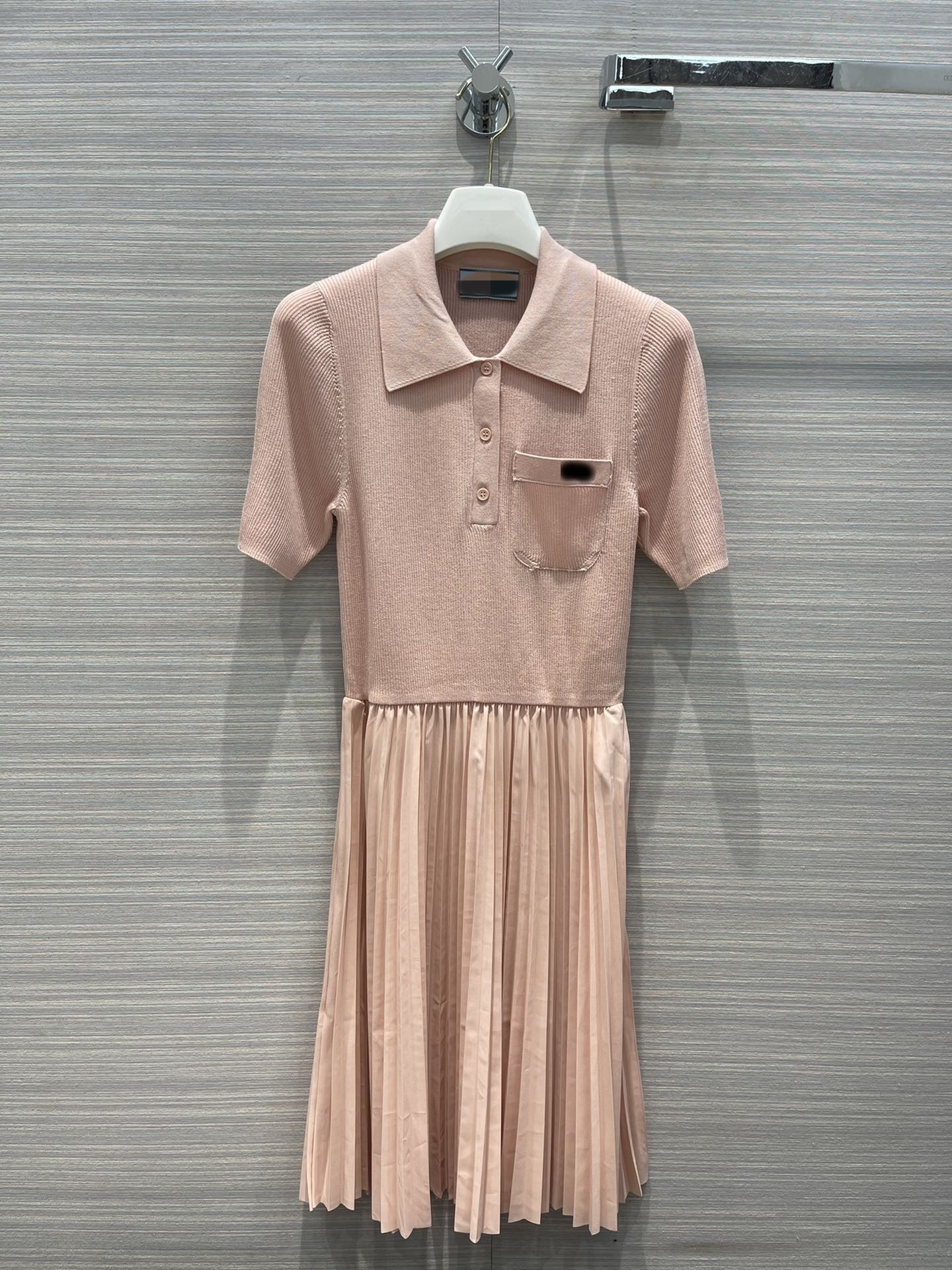 2021 Lapel Neck Short Sleeve Panelled print Fashion Milan Runway Designer Dress Brand Same Style Dress 0531-18, Pink
2021 Lapel Neck Short Sleeve Panelled print Fashion Milan Runway Designer Dress Brand Same Style Dress 0531-18, Pink