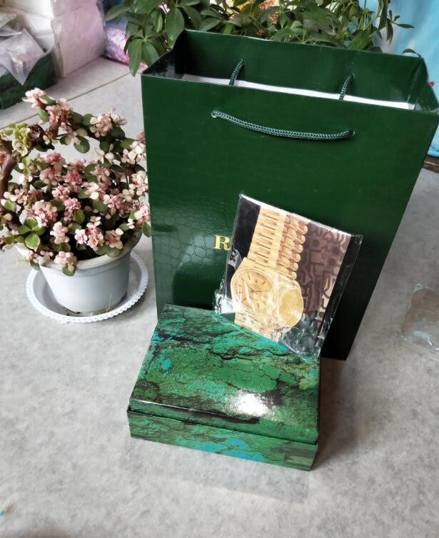 china_dhgate_watches 21 22 Top Watch Boxes Green Papers Gift Watches Leather bag Card For Rolex Box der025, Black;blue
china_dhgate_watches 21 22 Top Watch Boxes Green Papers Gift Watches Leather bag Card For Rolex Box der025, Black;blue