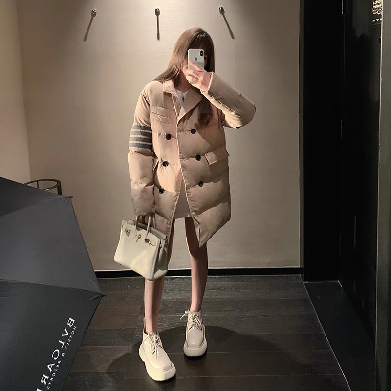 21ss new TB Thom four bar thickened down cotton jacket long coat college style bread suit nylon wrapped fine down jacket, Black
21ss new TB Thom four bar thickened down cotton jacket long coat college style bread suit nylon wrapped fine down jacket, Black