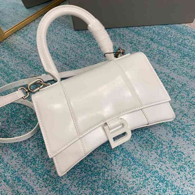 balencigas Family Head Leather Crocodile Pattern Hourglass Light Luxury Ice White Women's Single Shoulder Cross Carry hourglass, Crocodile gold clasp
balencigas Family Head Leather Crocodile Pattern Hourglass Light Luxury Ice White Women's Single Shoulder Cross Carry hourglass, Crocodile gold clasp