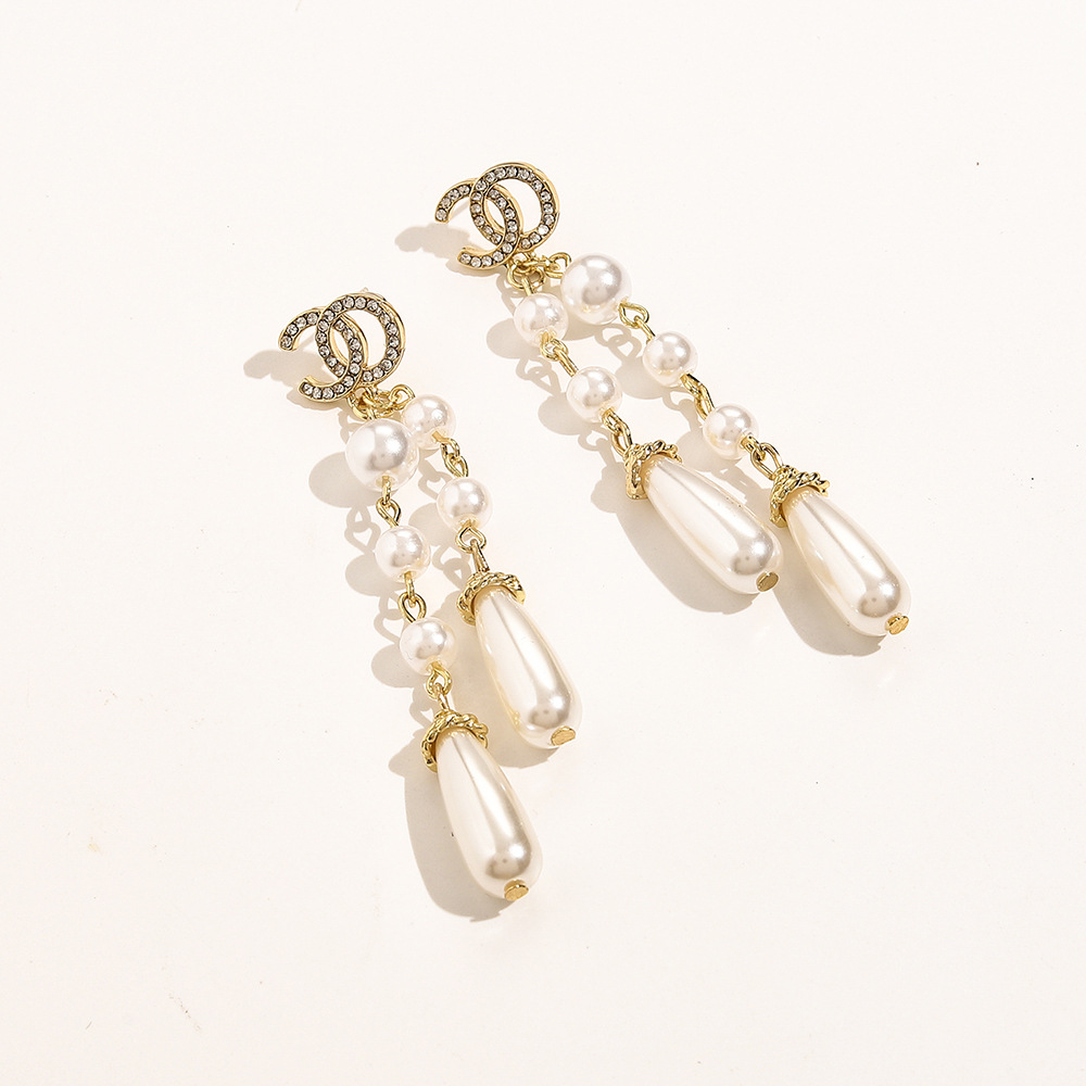 18k Gold Plated Ladies Yellow Drop Dangle Hanging Earrings Long Tassel Irregular Pearl Pendant Simple Fresh Jewelry For Girls
18k Gold Plated Ladies Yellow Drop Dangle Hanging Earrings Long Tassel Irregular Pearl Pendant Simple Fresh Jewelry For Girls