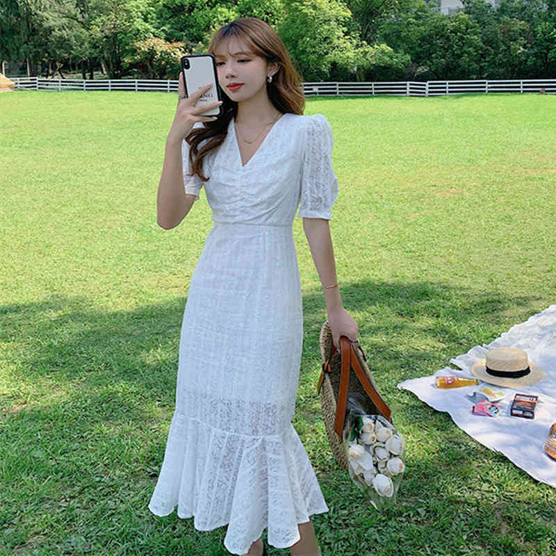 French Retro V-neck Puff sleeve White Dress Women Summer High-quality Elegant Ladies Slim Printted Solid Mermaid Dresses 210525
French Retro V-neck Puff sleeve White Dress Women Summer High-quality Elegant Ladies Slim Printted Solid Mermaid Dresses 210525