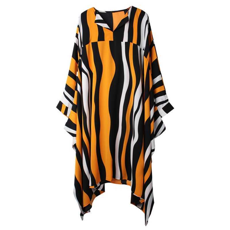 Vintage Striped Print Plus-sized V Neck Batwing Sleeve Women Dress Autumn Loose Art Dresses 210615
