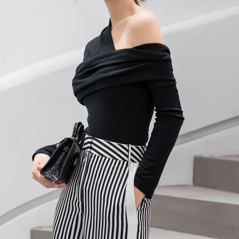 TWOTWINSTYLE Sexy Off Shoulder Asymmetric Women's T-shirts Tops Female Slim Long Sleeve Fashion Black Tshirt Autumn 210406