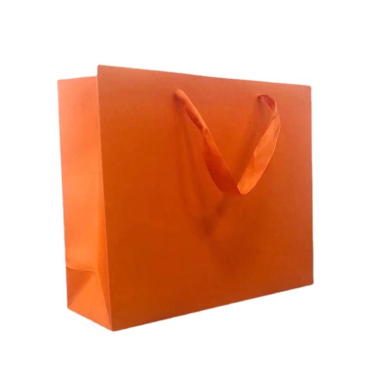 Gift Wrap 22x10x18cm Horizontal Bags With Handles Multi-function High-end Black Paper Recyclable Environmental Protection Bag
Gift Wrap 22x10x18cm Horizontal Bags With Handles Multi-function High-end Black Paper Recyclable Environmental Protection Bag
