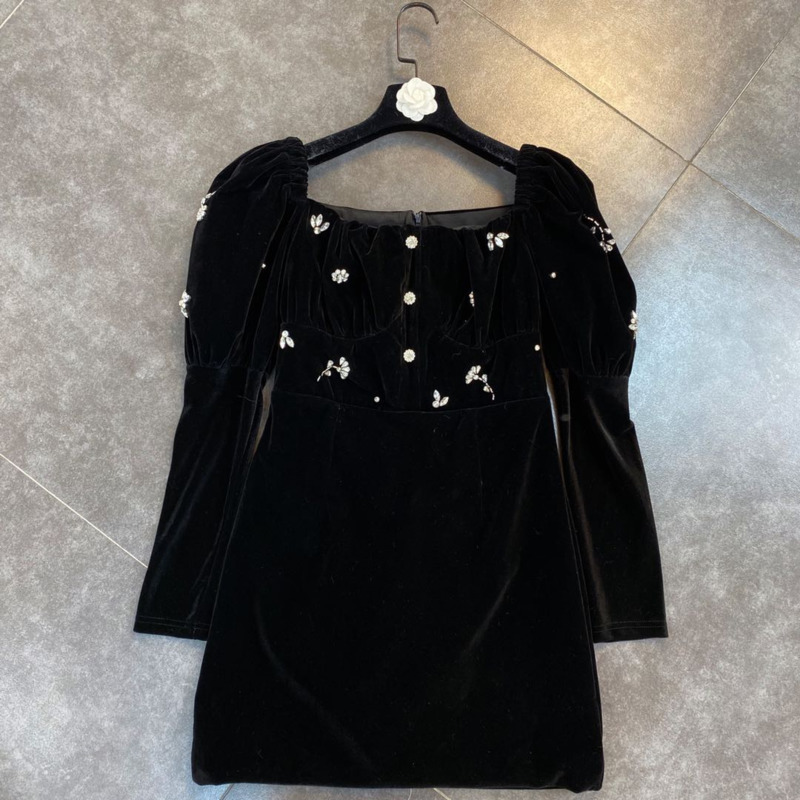 Autumn Spring Women Vintage Square Collar Puff Long Sleeve Diamond Flower Decoration High Waist Velvet Dress RC716 210525, Black
Autumn Spring Women Vintage Square Collar Puff Long Sleeve Diamond Flower Decoration High Waist Velvet Dress RC716 210525, Black
