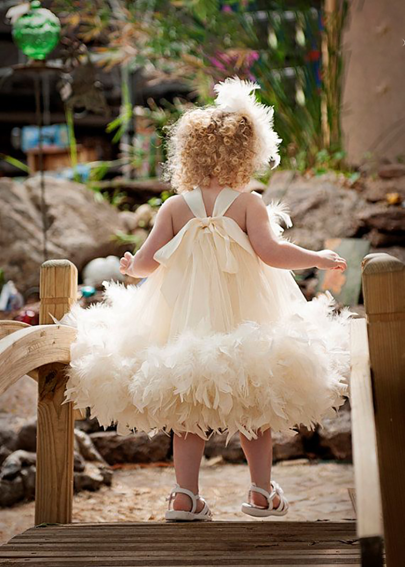 2021 Newest Lovely Flower Girls Dresses For Wedding Sleeveless Appliqued Beaded Feather Lace A Line Kids Formal Wear Pageant Dress