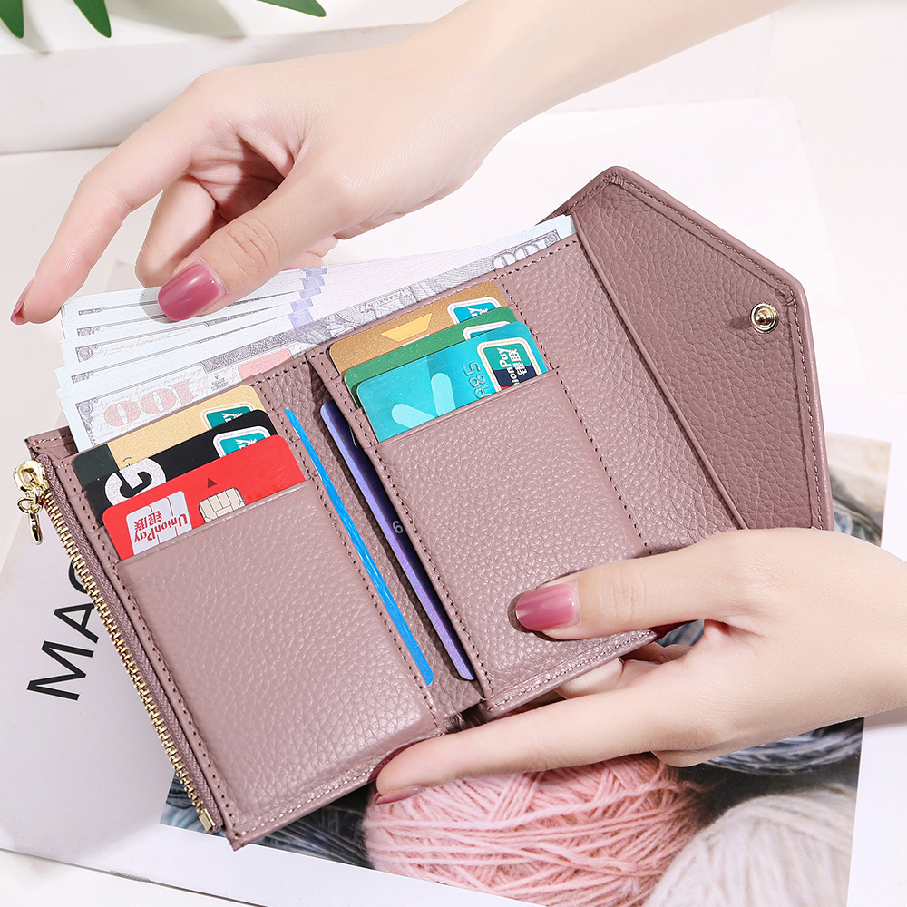 Leather short women's wallet cowhide wallet pattern fresh and lovely small multi-card female lychee Korean student Wlfvq, Red;black
Leather short women's wallet cowhide wallet pattern fresh and lovely small multi-card female lychee Korean student Wlfvq, Red;black