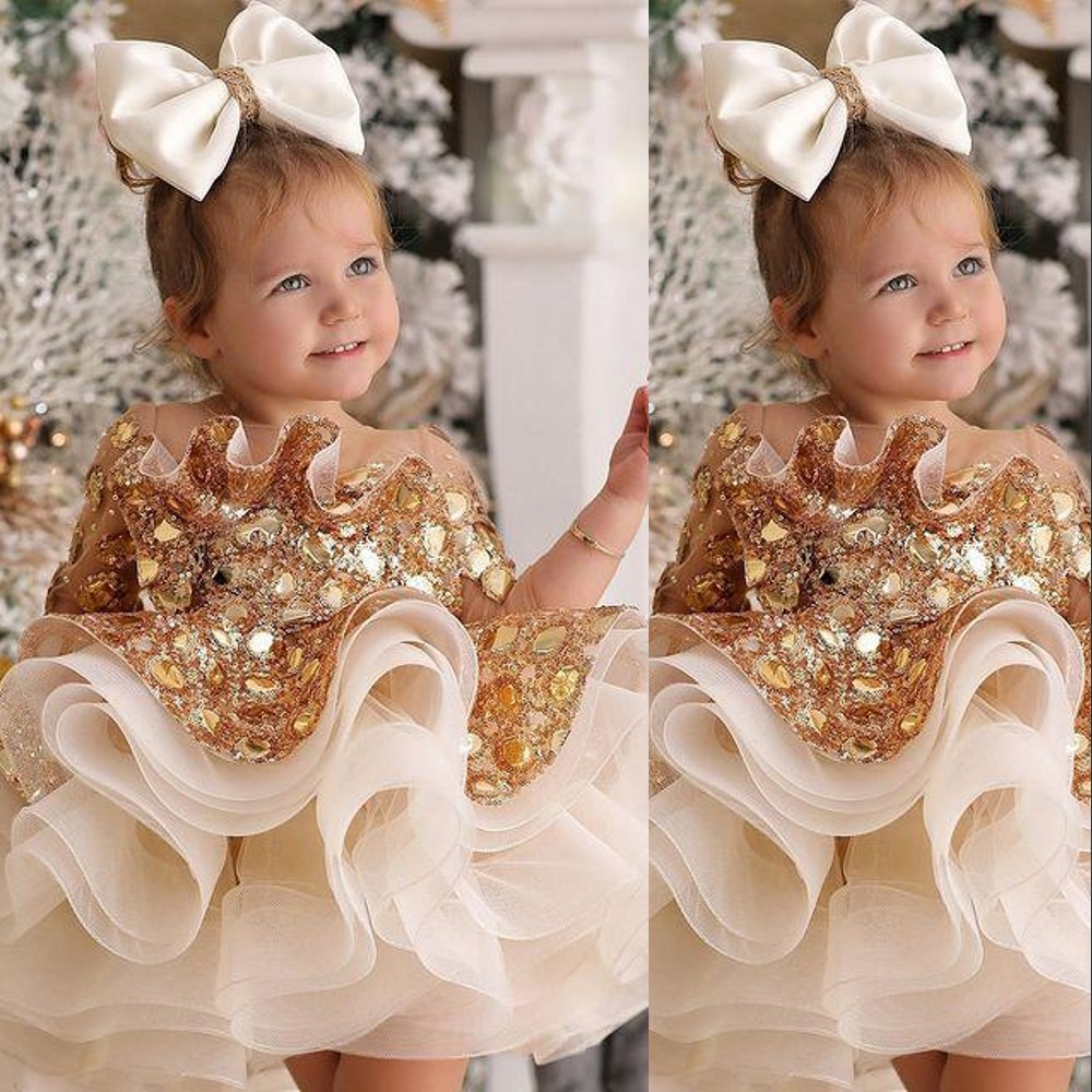 2021 Cute Champagne Short Flower Girls Dresses For Wedding Gold Sequined Crystal Lace Long Sleeves Tulle Tiered Ruffles Children Kids Party Communion 