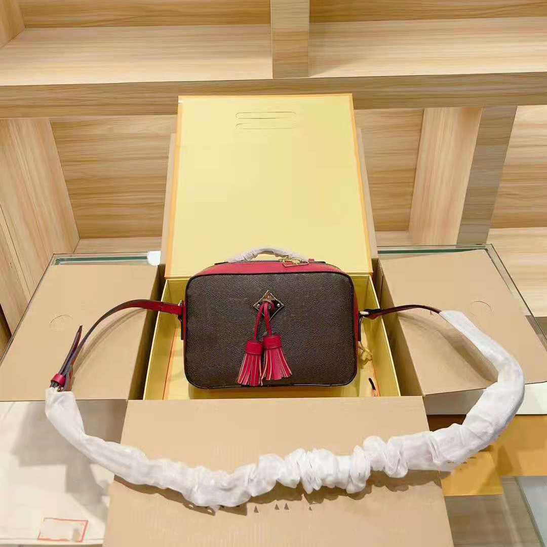 2021 high quality designer's old flower one shoulder camera bag women's tassel can be packed in a 22cm gift box, Black
2021 high quality designer's old flower one shoulder camera bag women's tassel can be packed in a 22cm gift box, Black
