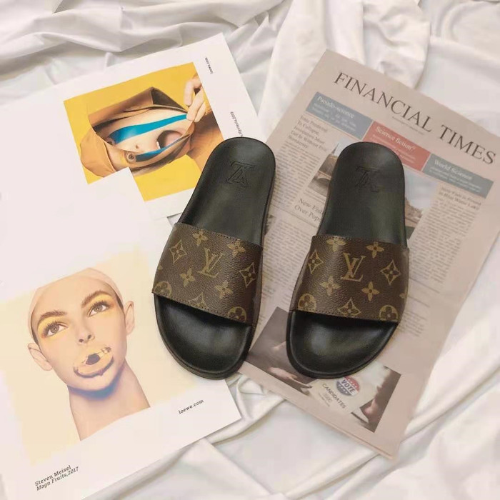 Designer Summer Fashion LOUIS Leather Flat slippers Women VITTON Sandals slides woman Flip Flops channel Classic Slipper, White;black
Designer Summer Fashion LOUIS Leather Flat slippers Women VITTON Sandals slides woman Flip Flops channel Classic Slipper, White;black