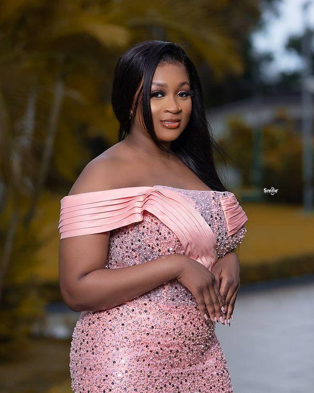 Crystals Plus Size Evening Dresses Sparkly Sequins Beads Off the Shoulder Sleeveless Ruched Pleats Dubai Custom Made Prom Dress Robe de mariée