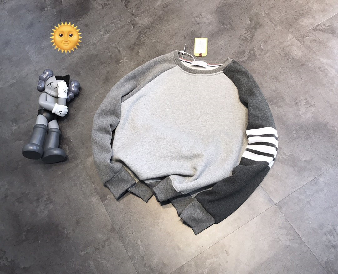 hoodies t shirt street fashion brand tb yarn dyed four bars contrast raglan sleeves men's and women's round neck plush loose sweat, Black
hoodies t shirt street fashion brand tb yarn dyed four bars contrast raglan sleeves men's and women's round neck plush loose sweat, Black
