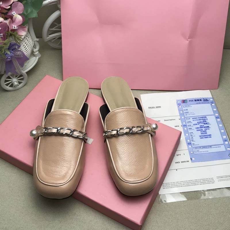 Women Vintage Mary Jane Leather Slippers With Pearl Chain Summer Luxurys Designers Shoes Stitching Classic Black And White Toe Cap Women's, All black
Women Vintage Mary Jane Leather Slippers With Pearl Chain Summer Luxurys Designers Shoes Stitching Classic Black And White Toe Cap Women's, All black