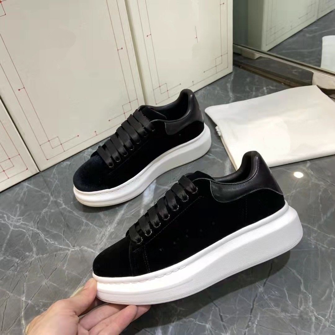 High Quality Plus Size 45 Men shose Luxury Designer Shoes Suede Lace Up Casual Sneakers Woman shoes Zapatos De Hombre mkjl0002