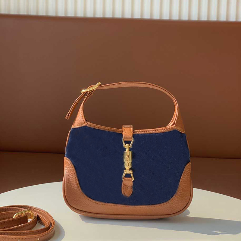 Vintage denim messenger bag designer's classic print pattern high quality fashion trend Hippie everyday lady evening handbag
Vintage denim messenger bag designer's classic print pattern high quality fashion trend Hippie everyday lady evening handbag
