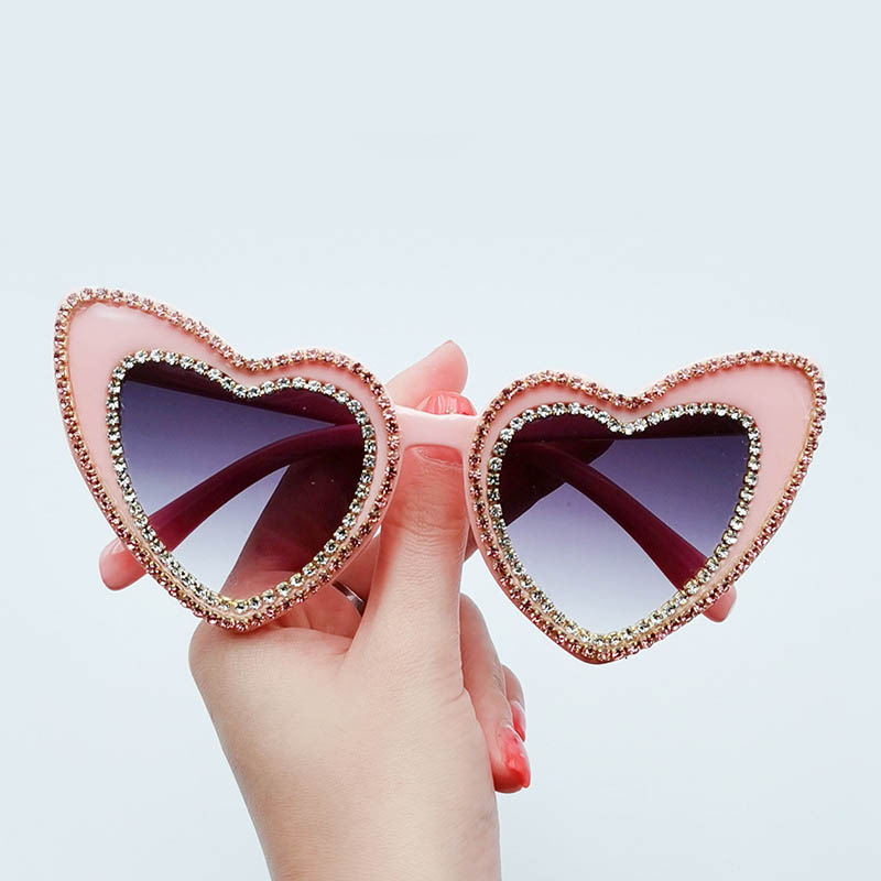 Fashion Women Luxurious Heart Sunglasses Double Hearts Frame With Round Rhinestones Beautiful Lady Butterfly Shape Glasses
Fashion Women Luxurious Heart Sunglasses Double Hearts Frame With Round Rhinestones Beautiful Lady Butterfly Shape Glasses