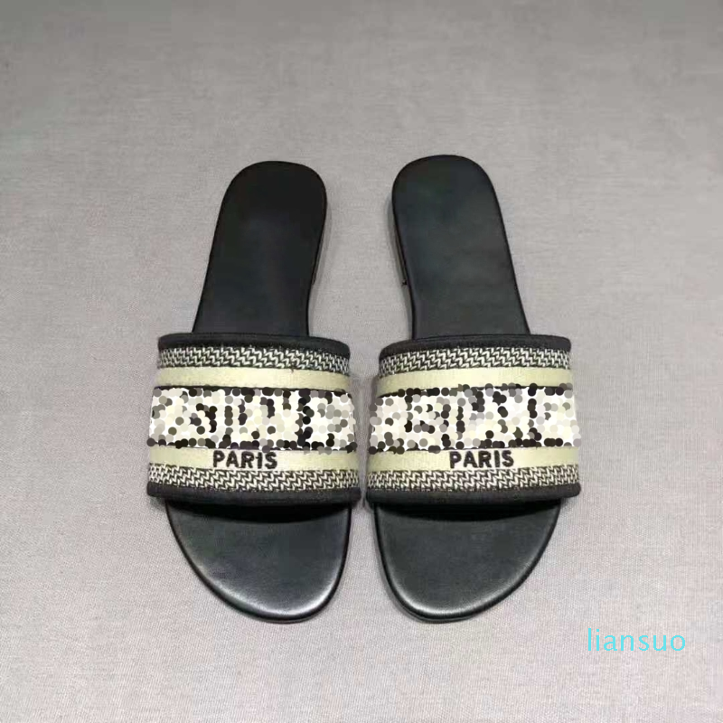 2021 Fahsion Women Sandals Summer Girls Beach Slides Black White Red Flip Flops Floral brocade Gear bottoms Slippers
2021 Fahsion Women Sandals Summer Girls Beach Slides Black White Red Flip Flops Floral brocade Gear bottoms Slippers