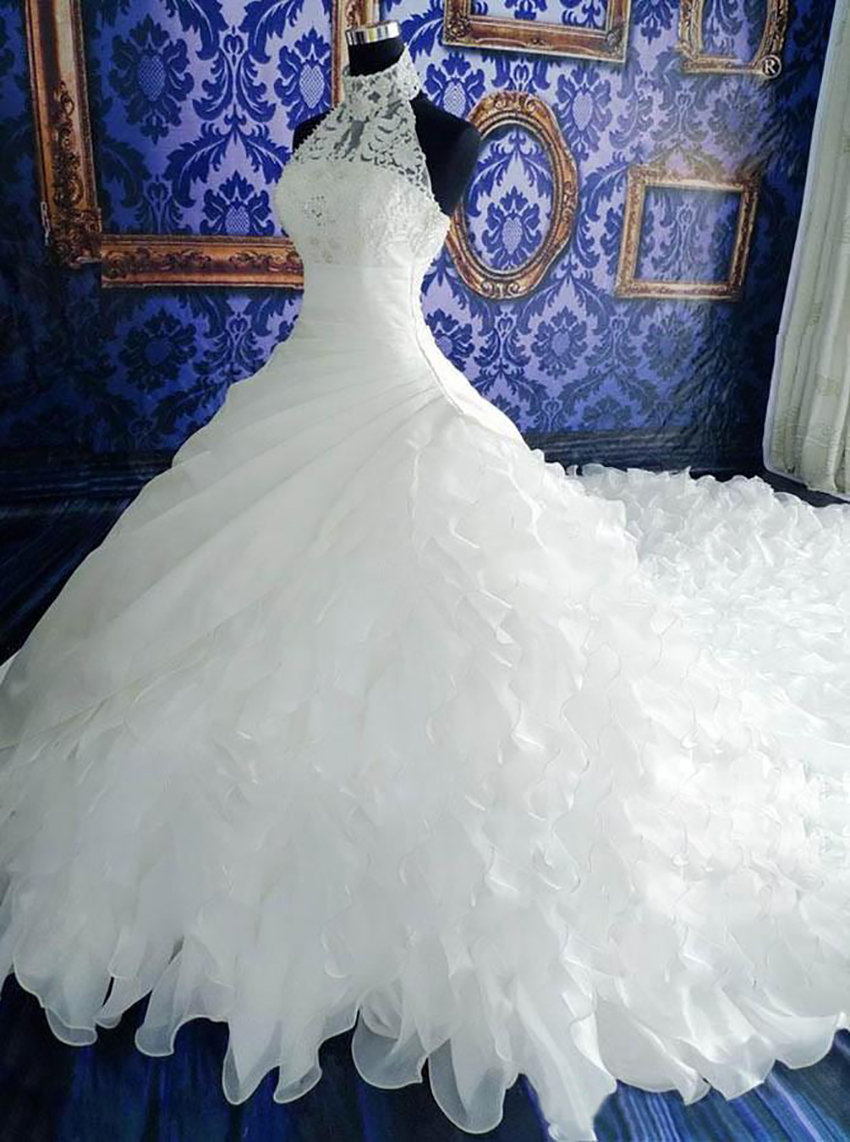 Halter High Neck Ball Gown Wedding Dress With Appliques Pearls Watteau Train Tiered Ruffles Organza Lace Applique Beaded Bridal Gowns Custom 6660306