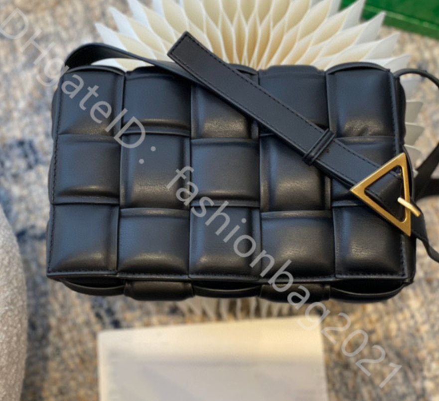 2021 SS High Qualities PADDED CASSETTE single shoulder Bags Ladies Handbags Top Quality Gold finish metal Classic Lady Fashion Cross Body Bag Handbag, Color w
2021 SS High Qualities PADDED CASSETTE single shoulder Bags Ladies Handbags Top Quality Gold finish metal Classic Lady Fashion Cross Body Bag Handbag, Color w