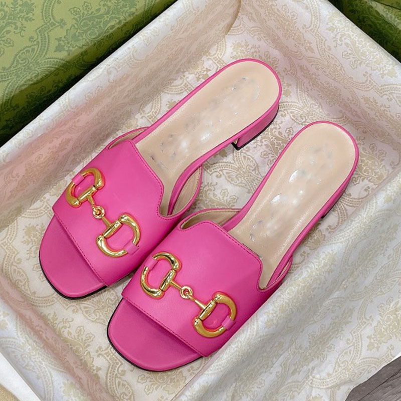 Sandals, low-heeled designers, summer fashion, Korean version of wild beach net celebrity slippers, large size shoes, Extra shoebox
Sandals, low-heeled designers, summer fashion, Korean version of wild beach net celebrity slippers, large size shoes, Extra shoebox