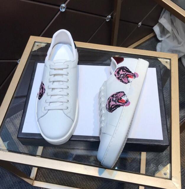 Designer summer men's women's casual shoes classic white striped canvas stitching animal embroidery sneakers leather simple and fashionable, Color 13
Designer summer men's women's casual shoes classic white striped canvas stitching animal embroidery sneakers leather simple and fashionable, Color 13