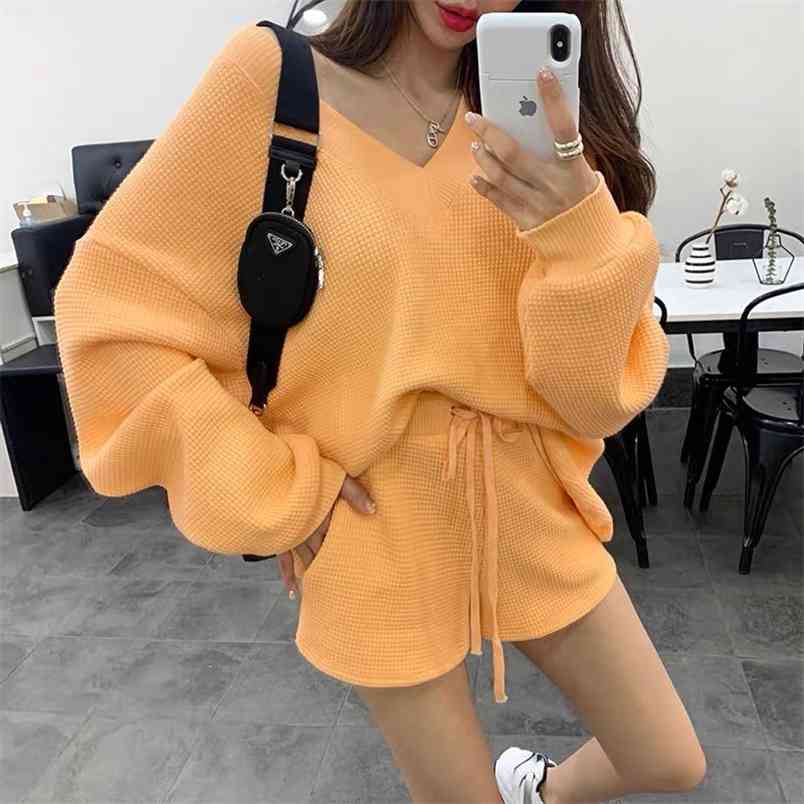 Summer 2 Piece Set casual Loose V Neck Long Sleeve Ladies T Shirts +Stretch Waist Drawstring Shorts Fashion Suits 210519, Purple
Summer 2 Piece Set casual Loose V Neck Long Sleeve Ladies T Shirts +Stretch Waist Drawstring Shorts Fashion Suits 210519, Purple