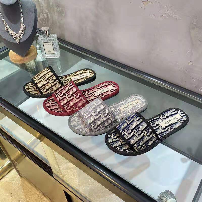 2021 Women Sandals Slippers Embroidery Designers Slides Sandal Floral Brocade Flip Flops Striped Beach Leather Rubber Flower Slipper Loafers With Box, Black
2021 Women Sandals Slippers Embroidery Designers Slides Sandal Floral Brocade Flip Flops Striped Beach Leather Rubber Flower Slipper Loafers With Box, Black