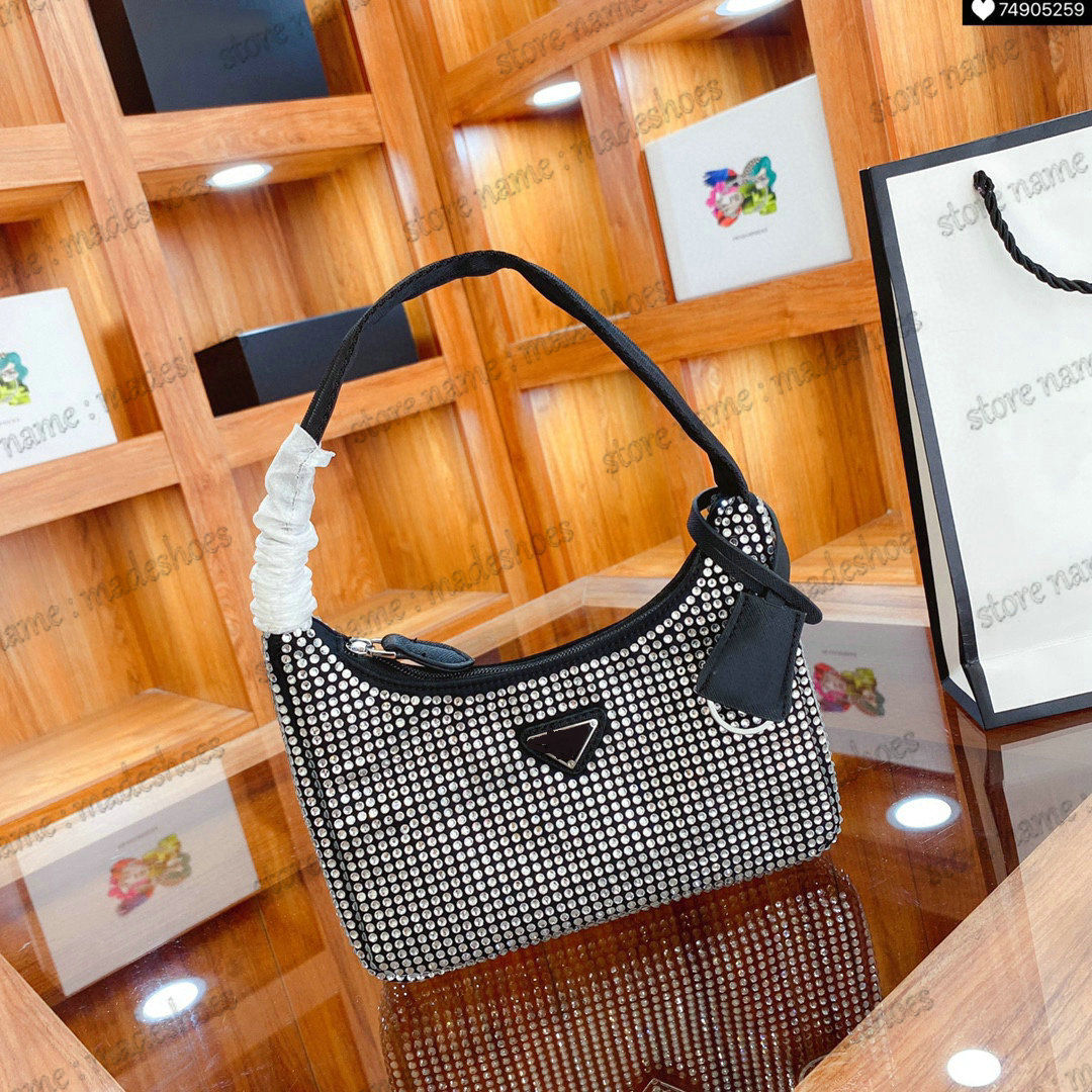 Re-edition 2000 Hobo Silver Crystal Nylon Shoulder Bag Mini Black Satin Designer Cross Body Shopping Party Bags Handbag Womens Luxurys Handle Bag
Re-edition 2000 Hobo Silver Crystal Nylon Shoulder Bag Mini Black Satin Designer Cross Body Shopping Party Bags Handbag Womens Luxurys Handle Bag