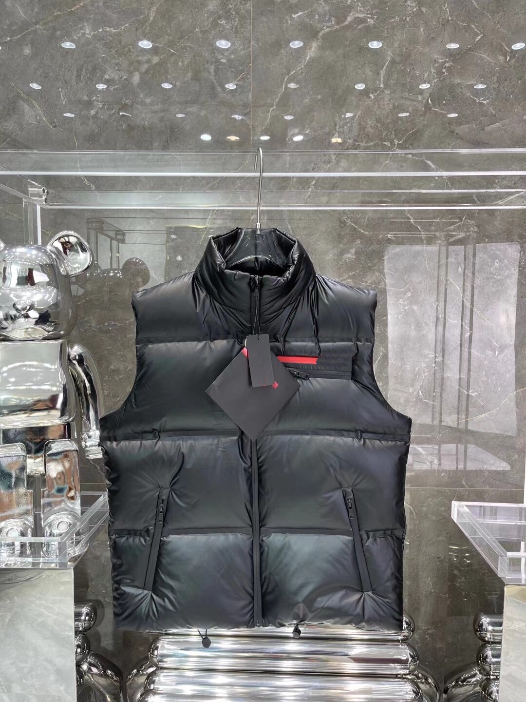 2021SS Autumn and winter paris italy Down jacket vest Casual Street Fashion Pockets Warm Men Women Couple Outwear free ship 0922, Black
2021SS Autumn and winter paris italy Down jacket vest Casual Street Fashion Pockets Warm Men Women Couple Outwear free ship 0922, Black