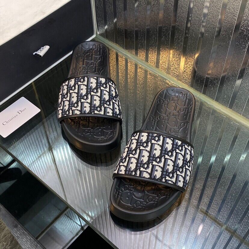 2021 men designer slides flat leather fashion luxury mens slippers plus size EUR38-45, Black
2021 men designer slides flat leather fashion luxury mens slippers plus size EUR38-45, Black