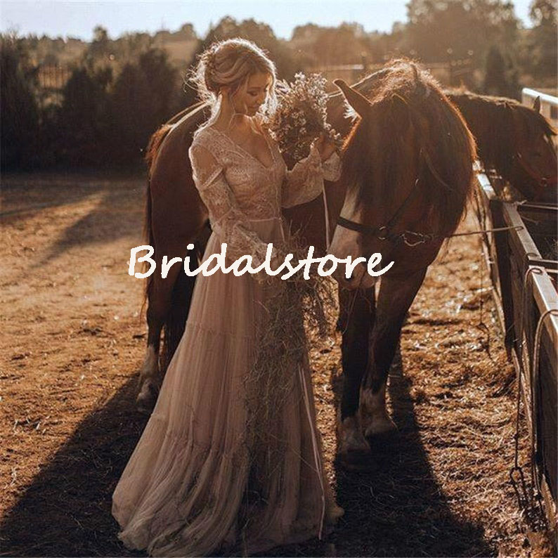 Lace Boho Champagne Wedding Dress 2022 With Long Sleeve Sexy A Line Tulle Country Wedding Gowns Elegant Flowy Robe de Mariage New Arrival Cowgirls Bri