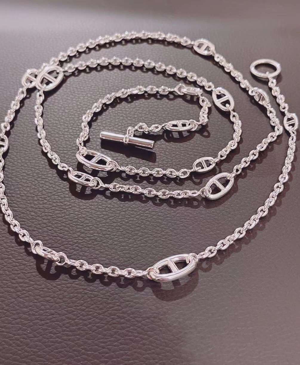 Top quality charm necklace with hollow pendant design for women wedding jewelry gift bag chain PS4358