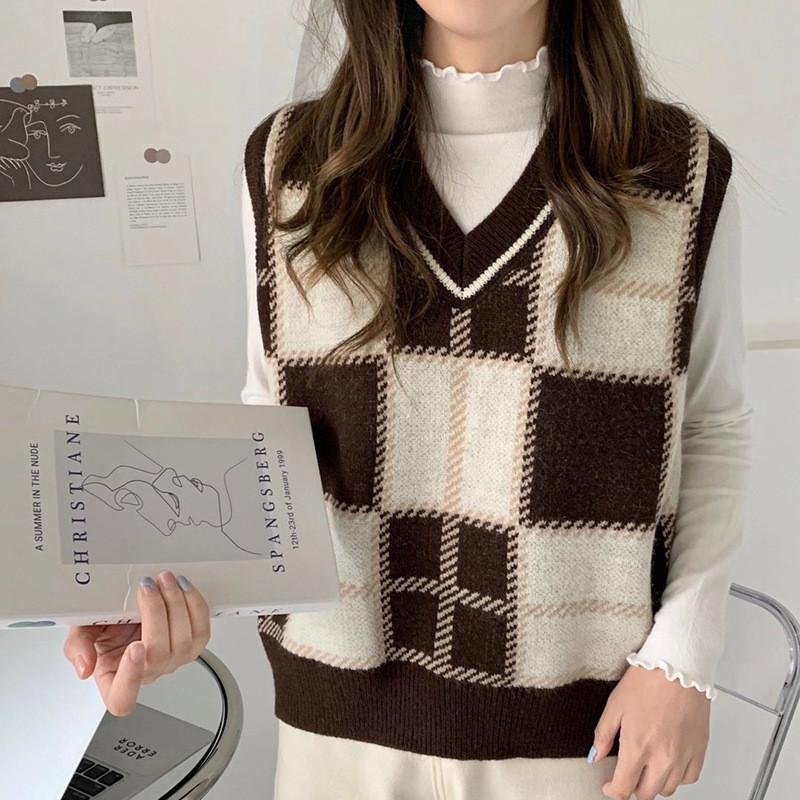 Women's Vests 2021 Spring Autumn Knitted Vest Women Fashion Retro Plaid V-neck Outwear Loose Woolen Female 4 Colors LR1658, Red
Women's Vests 2021 Spring Autumn Knitted Vest Women Fashion Retro Plaid V-neck Outwear Loose Woolen Female 4 Colors LR1658, Red