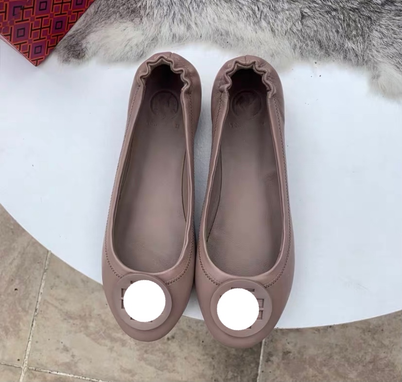 Womens Dress Shoes Luxurys Designers 100% leather Single shoe women Soft spring and autumn style flat bottom comfortable low help boat Ladies Ms size 35-42, Separate 1 shoe box
Womens Dress Shoes Luxurys Designers 100% leather Single shoe women Soft spring and autumn style flat bottom comfortable low help boat Ladies Ms size 35-42, Separate 1 shoe box