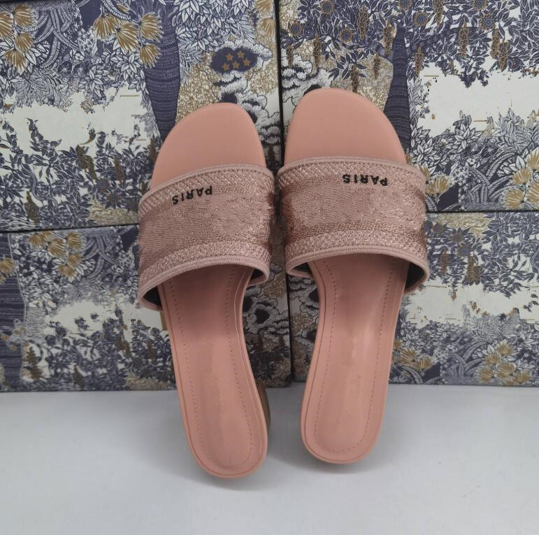 2022 Lxuury Designer Rubber slide sandal Floral brocade men slipper Gear bottoms Flip Flops women striped Beach causal slippers size US 5-11, 04
2022 Lxuury Designer Rubber slide sandal Floral brocade men slipper Gear bottoms Flip Flops women striped Beach causal slippers size US 5-11, 04