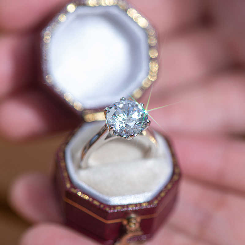 Classic 4 Carat Solitaire Engagement Ring 6 Claws NSCD Ring for Women 925 Sterling Silver Wedding Ring 210924