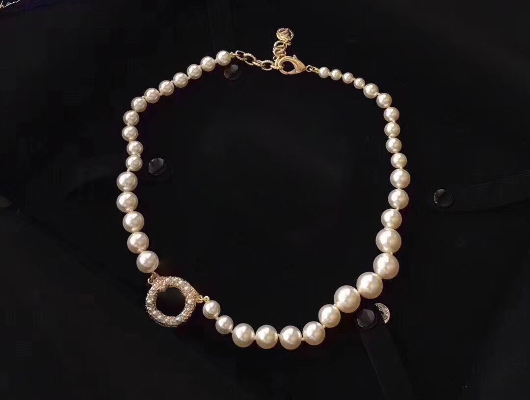 Have Stamp Pearl Necklace 2021 New Fashion Lady Jewelry Designer Necklace with box 032235, White
Have Stamp Pearl Necklace 2021 New Fashion Lady Jewelry Designer Necklace with box 032235, White