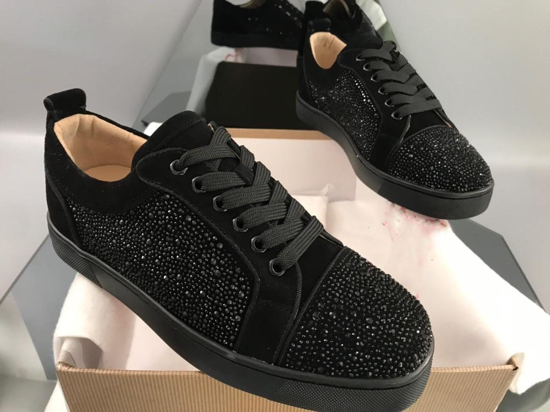 2021 Designer Sneakers bottom is red shoe Low Cut Suede Shoes For Men and Women Luxury Party wedding crystal leather spike nails 35-46
2021 Designer Sneakers bottom is red shoe Low Cut Suede Shoes For Men and Women Luxury Party wedding crystal leather spike nails 35-46