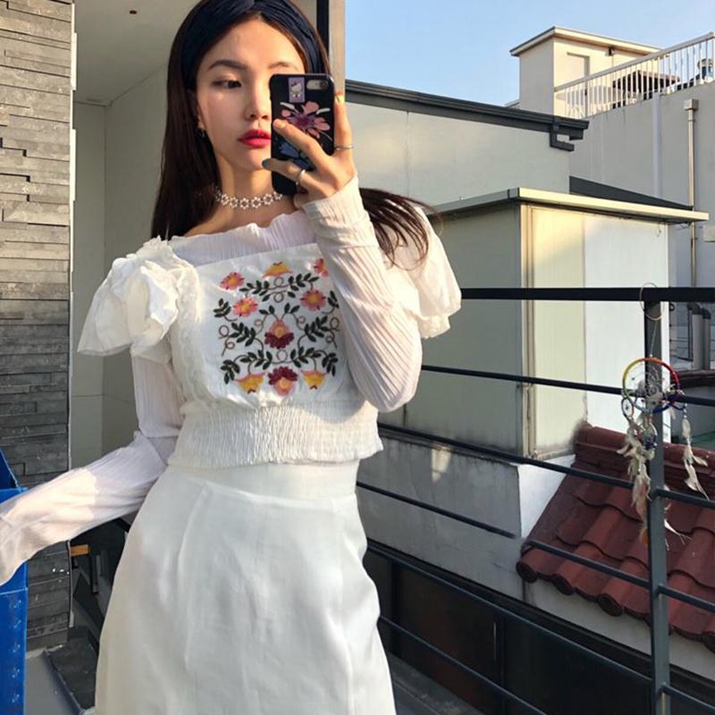 Korean Exquisite Embroidery Flowers Cute Age-reducing Flying Sleeves Short And Playful Small Square Collar Slim All-match Shirt Women's T-Sh, White
Korean Exquisite Embroidery Flowers Cute Age-reducing Flying Sleeves Short And Playful Small Square Collar Slim All-match Shirt Women's T-Sh, White