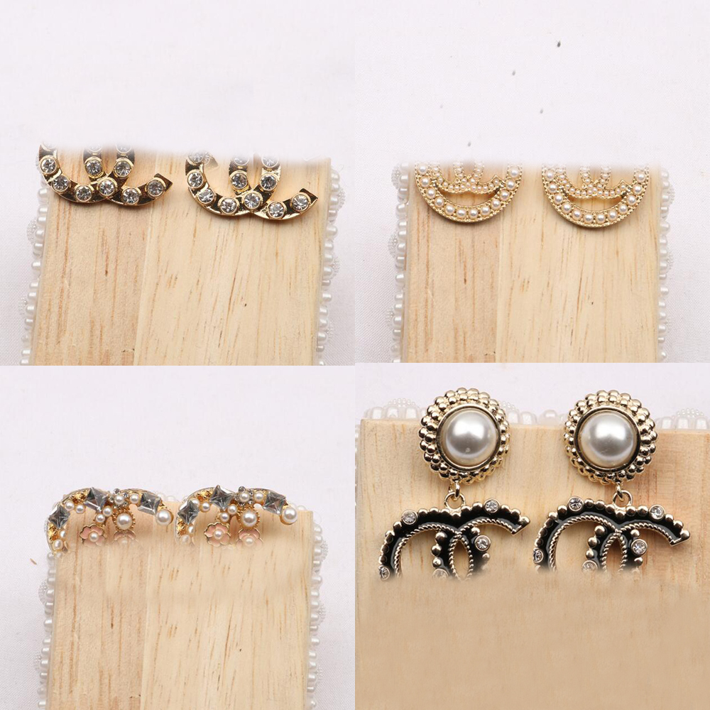 22SS 19color 18K Gold Plated Letters Stud Earrings Luxury Fashion Studs Classic Design Earring Party Wedding Engagement Lovers Gift Jewelry Wholesale
22SS 19color 18K Gold Plated Letters Stud Earrings Luxury Fashion Studs Classic Design Earring Party Wedding Engagement Lovers Gift Jewelry Wholesale