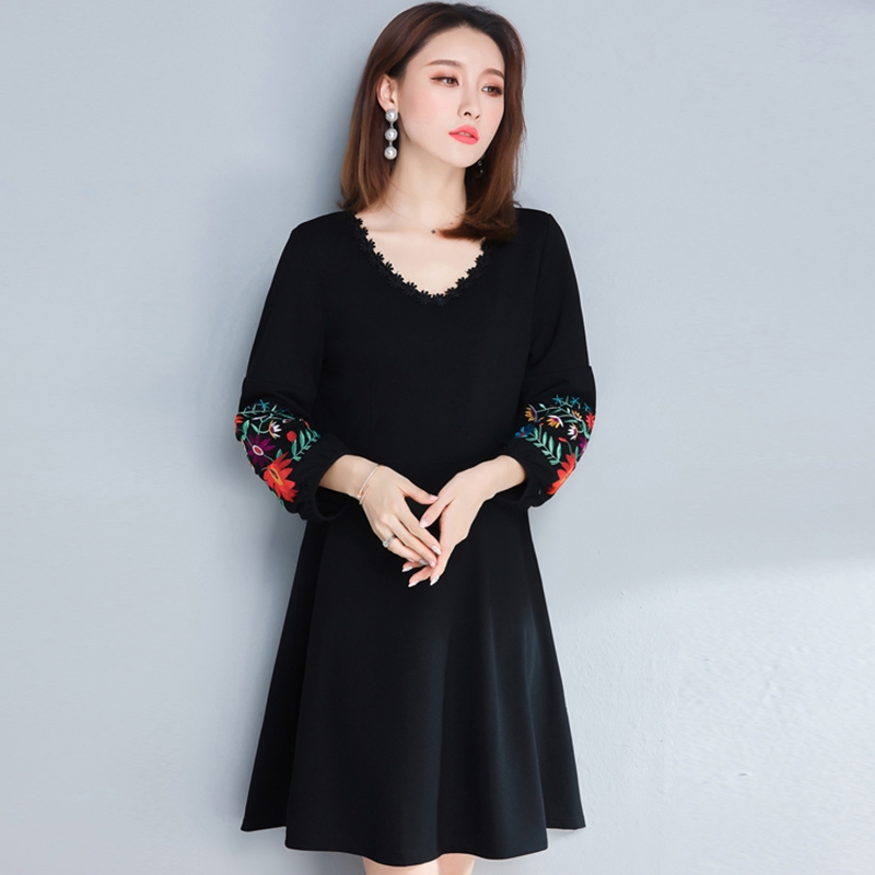 2021plus size black dress women elegant embroidery flower tshirt dresses puff sleeve v neck linen ladies clothes, Black;gray
2021plus size black dress women elegant embroidery flower tshirt dresses puff sleeve v neck linen ladies clothes, Black;gray