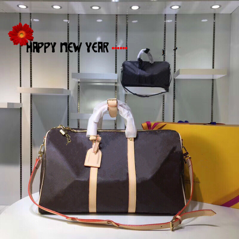 2021 men Clasic duffel bags 45 50 55 cm s handbags purses,bag, handbags,travel bags,tote bags,handbag,crossbody, Bag no with box
2021 men Clasic duffel bags 45 50 55 cm s handbags purses,bag, handbags,travel bags,tote bags,handbag,crossbody, Bag no with box