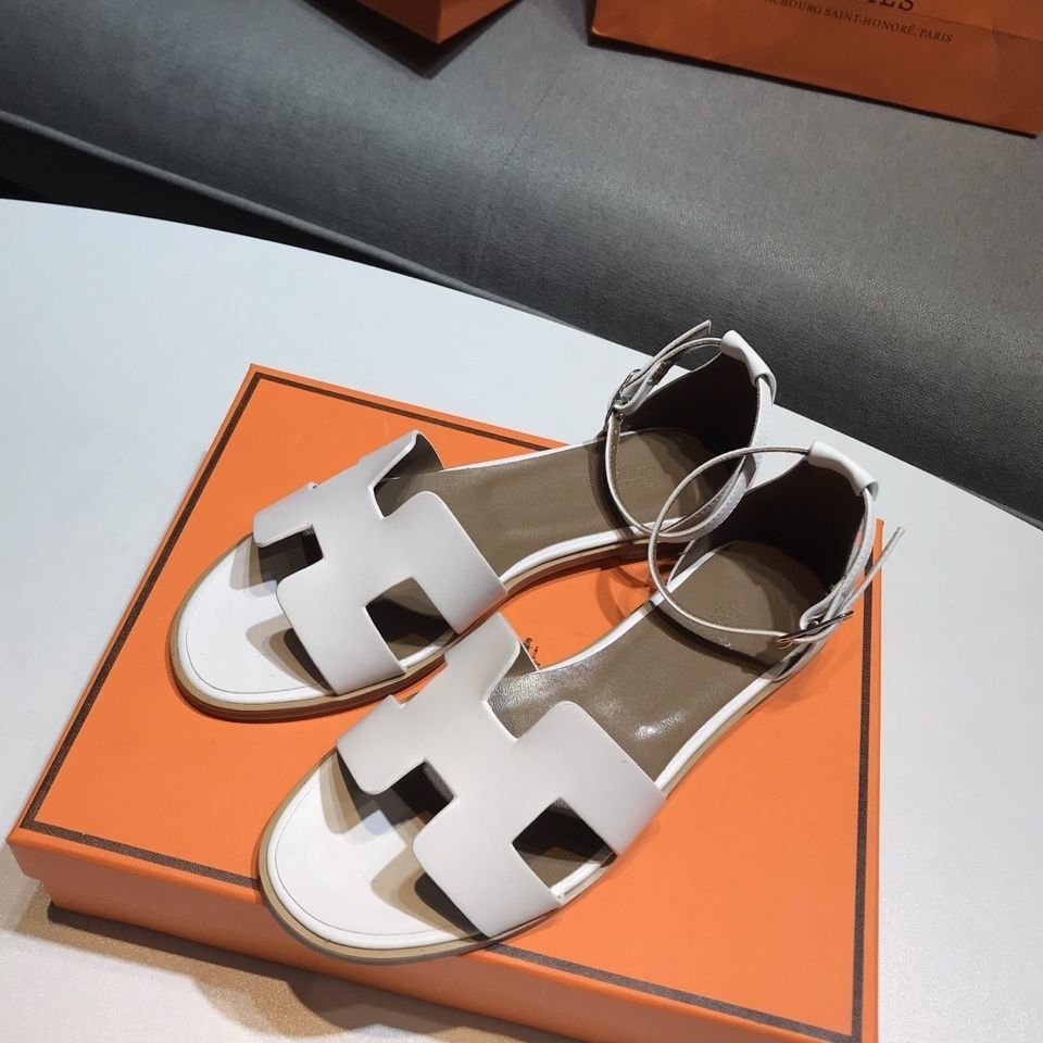 2021 new flat bottom h sandals leather high version sheepskin casual beach shoes holiday, Black
2021 new flat bottom h sandals leather high version sheepskin casual beach shoes holiday, Black