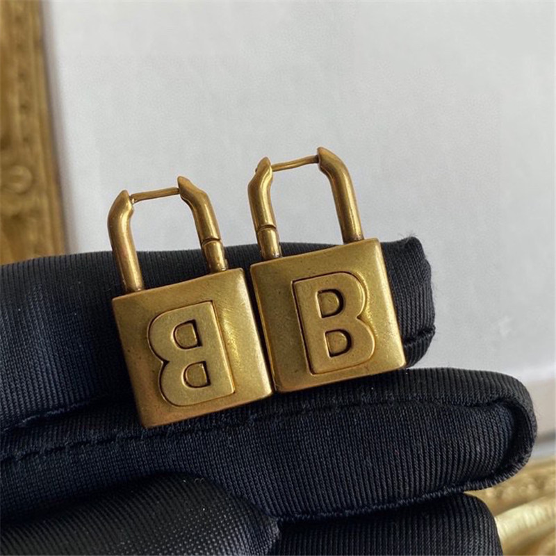 Lock Gold Earrings For Women Fashion B Letter Womens High Quality Designers Hoop Earring Ear Studs Party Wedding Charm Luxury Jewelry
Lock Gold Earrings For Women Fashion B Letter Womens High Quality Designers Hoop Earring Ear Studs Party Wedding Charm Luxury Jewelry