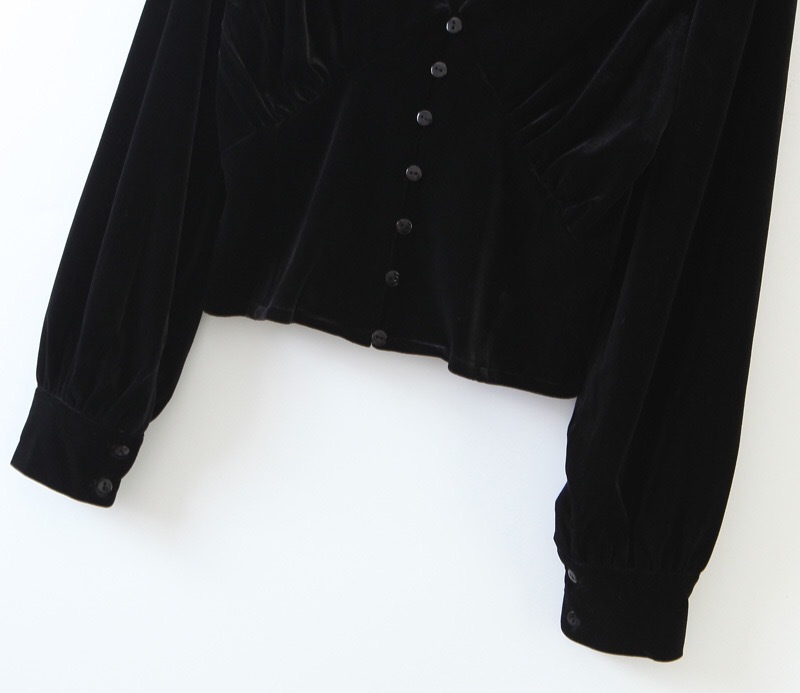 French Black Velvet Shirt Retro Woman V neck Slim Waist Single-breasted Long sleeve Blouse Velour Tops Blousas 210429